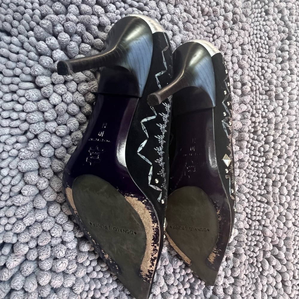 Donald J. Pliner Black and Silver Heels - Picture 8 of 11